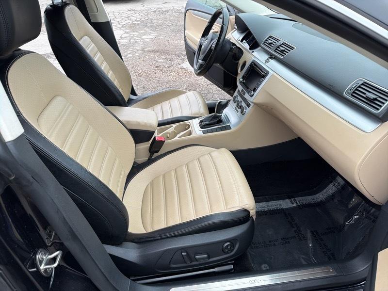 Volkswagen CC Sport w/Lighting Package 2013