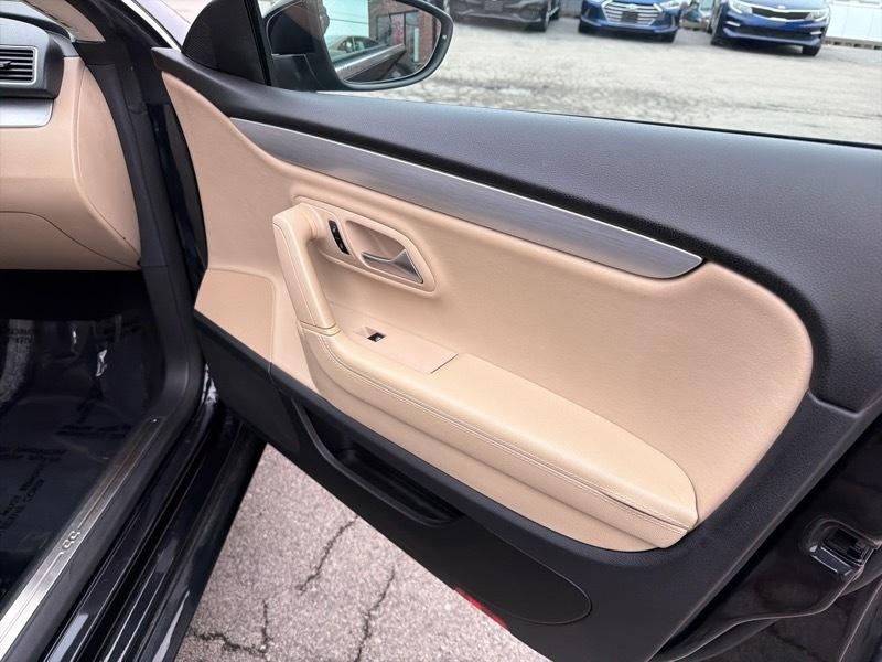 Volkswagen CC Sport w/Lighting Package 2013