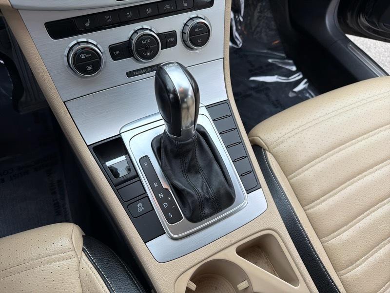 Volkswagen CC Sport w/Lighting Package 2013