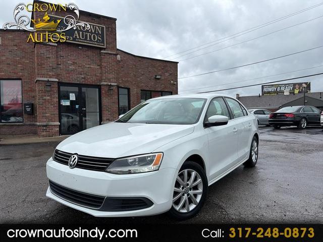 White 2014 Volkswagen Jetta SE Sedan Front-Wheel Drive Automatic