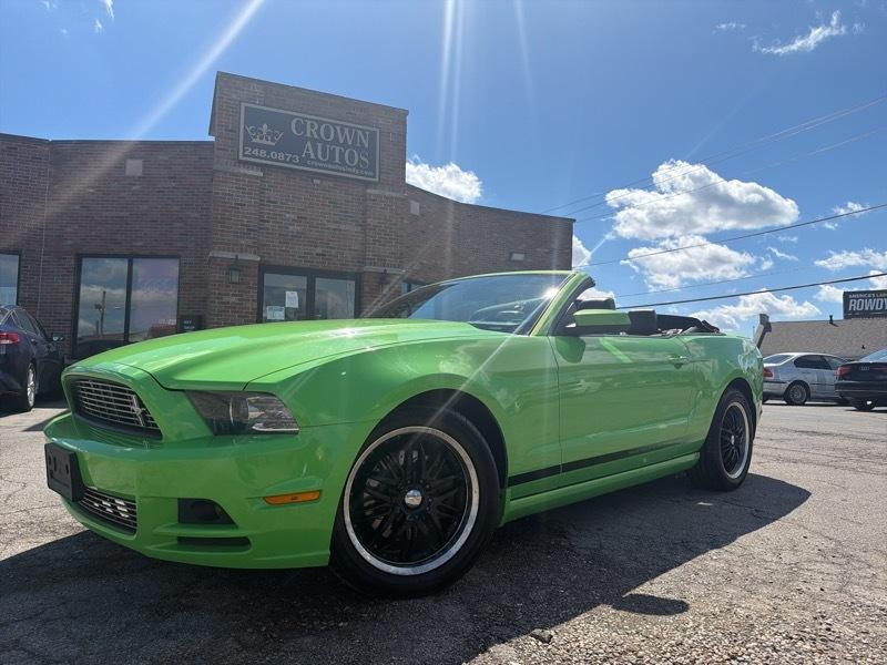 Ford Mustang V6 Convertible 2013