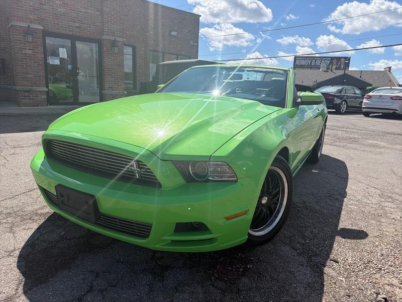 Ford Mustang V6 Convertible 2013