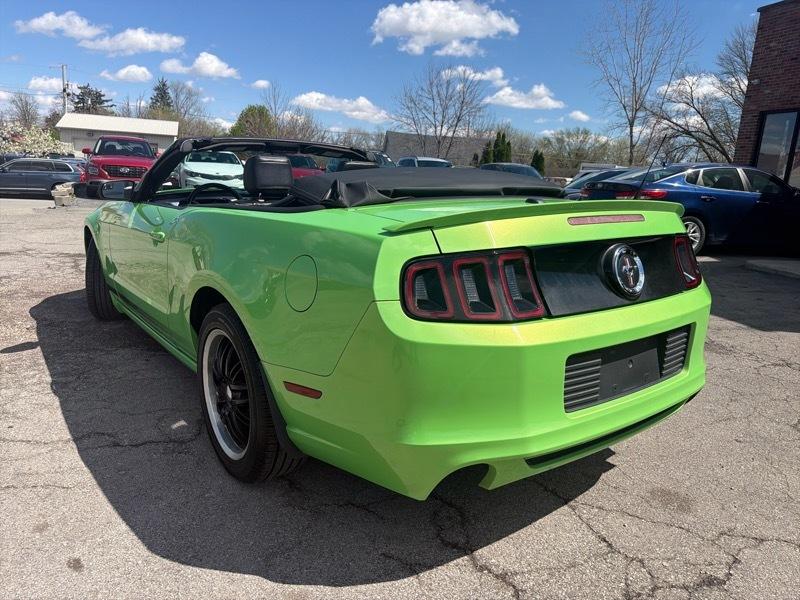 Ford Mustang V6 Convertible 2013