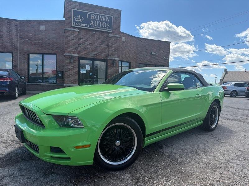 Ford Mustang V6 Convertible 2013