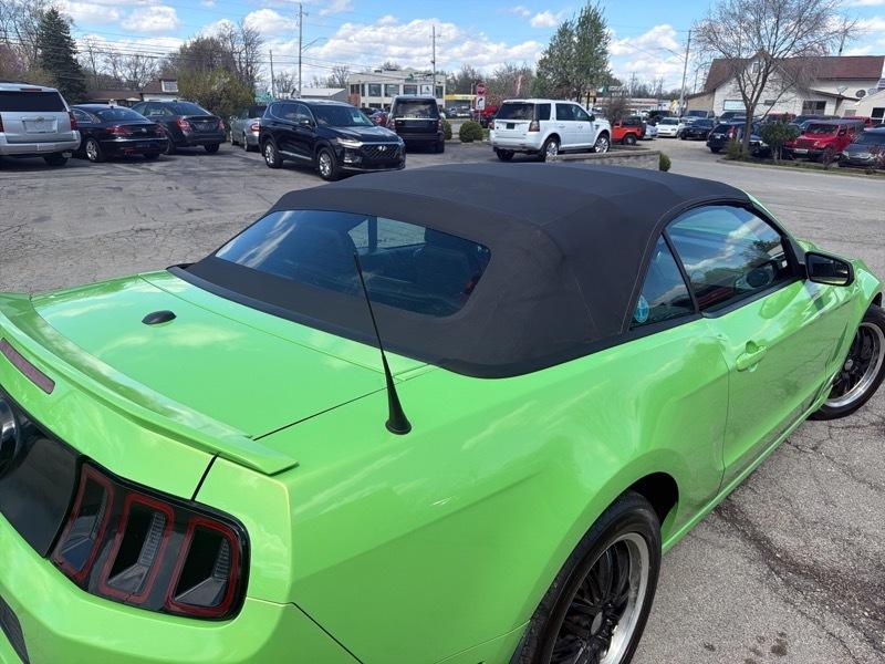 Ford Mustang V6 Convertible 2013