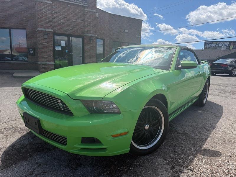 Ford Mustang V6 Convertible 2013