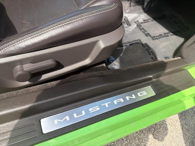 Ford Mustang V6 Convertible 2013