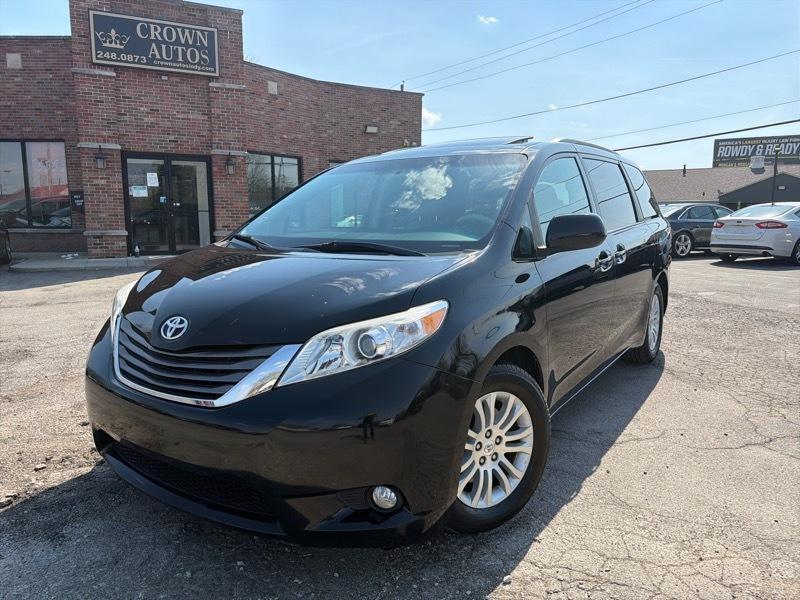 Toyota Sienna Limited 7-Pass V6 2011