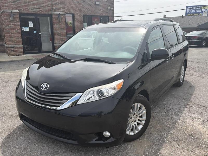 Toyota Sienna Limited 7-Pass V6 2011