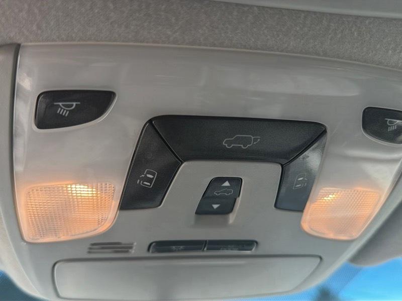 Toyota Sienna Limited 7-Pass V6 2011