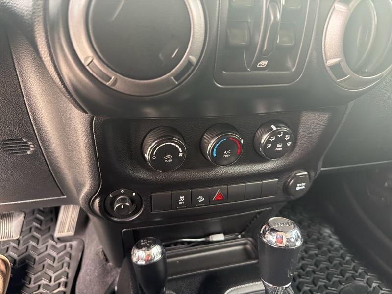 Jeep Wrangler Unlimited Sport 4WD 2013