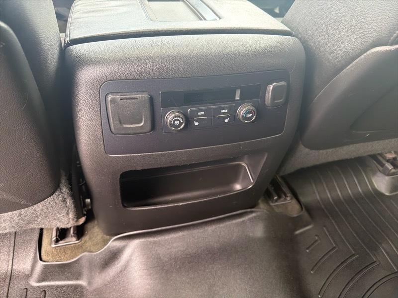 Chevrolet Suburban LTZ 1500 4WD 2015
