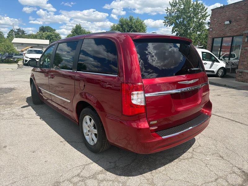 Chrysler Town & Country Touring 2013