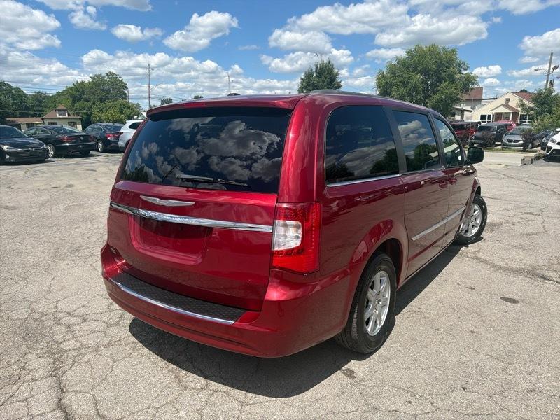 Chrysler Town & Country Touring 2013