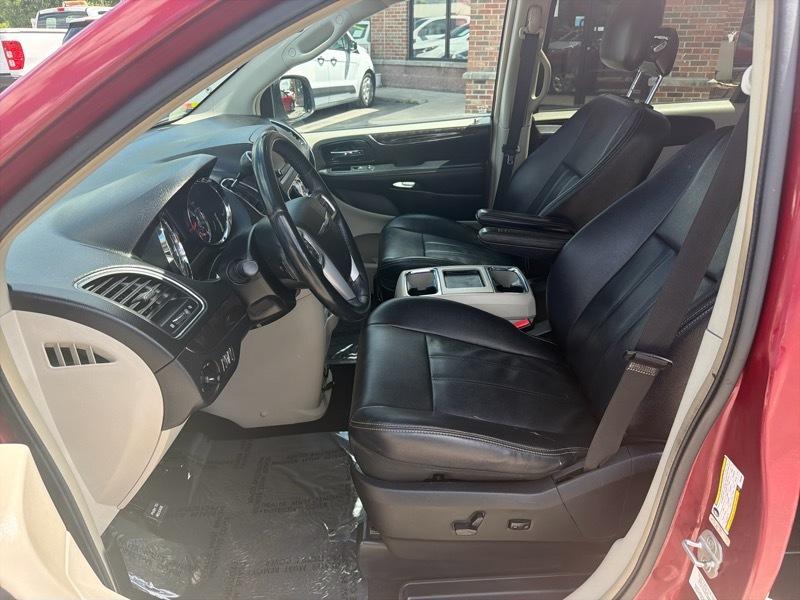 Chrysler Town & Country Touring 2013