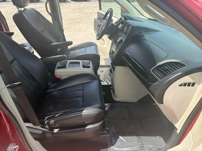 Chrysler Town & Country Touring 2013