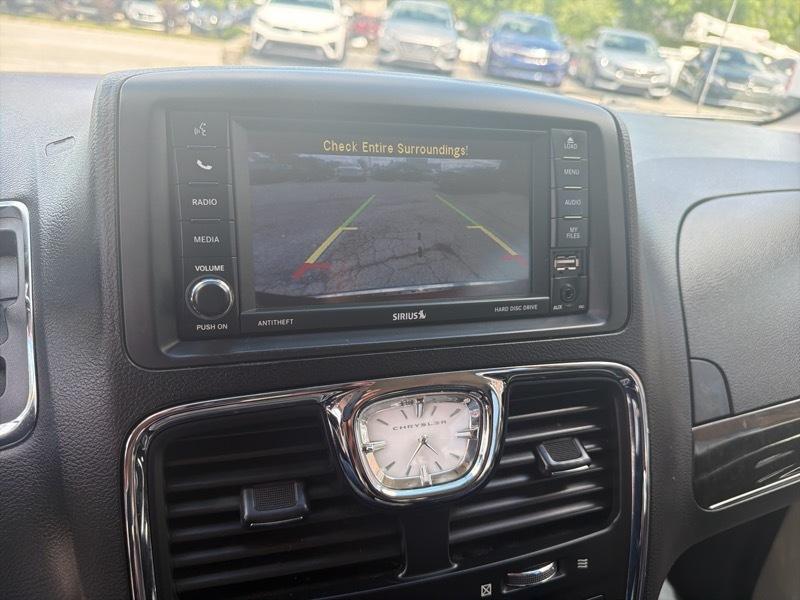 Chrysler Town & Country Touring 2013