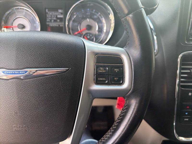 Chrysler Town & Country Touring 2013