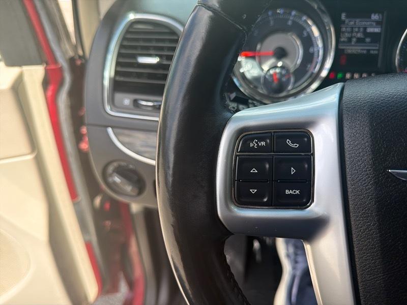 Chrysler Town & Country Touring 2013