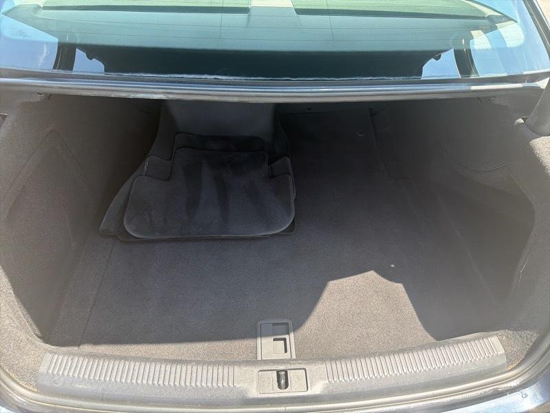 Audi A4 2.0T Sedan quattro Tiptronic 2012