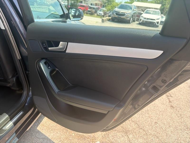 Audi A4 2.0T Sedan quattro Tiptronic 2012