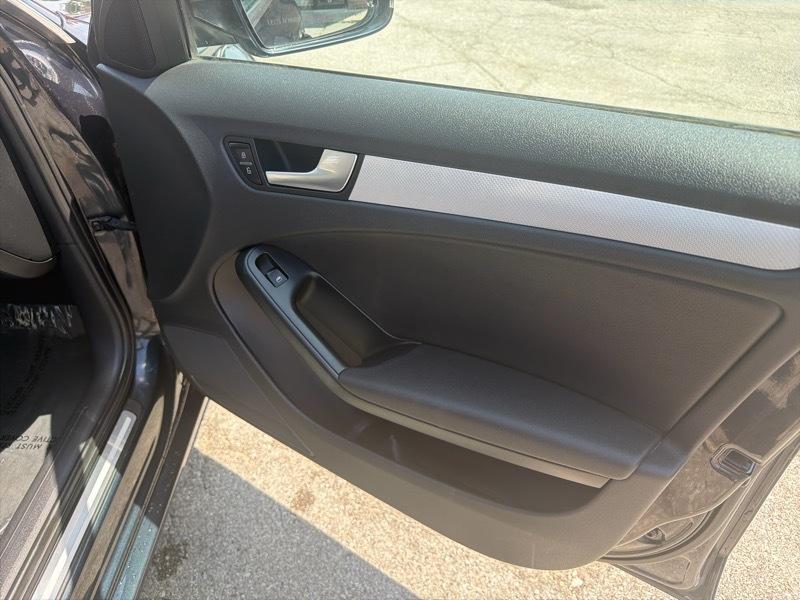 Audi A4 2.0T Sedan quattro Tiptronic 2012