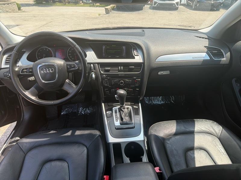 Audi A4 2.0T Sedan quattro Tiptronic 2012