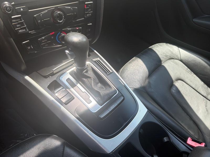 Audi A4 2.0T Sedan quattro Tiptronic 2012