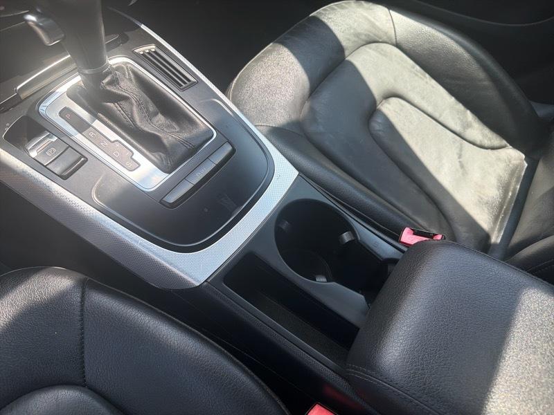 Audi A4 2.0T Sedan quattro Tiptronic 2012