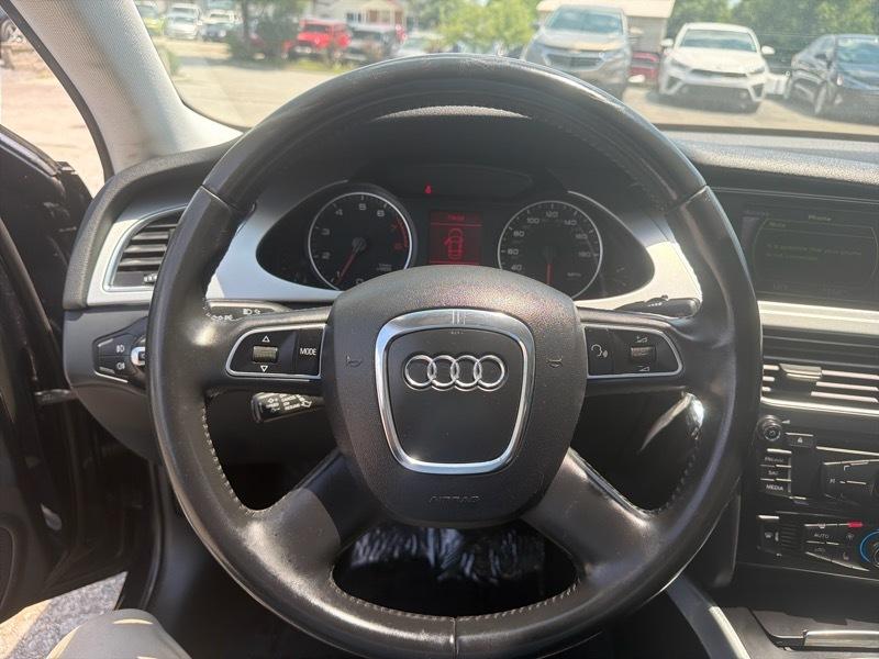 Audi A4 2.0T Sedan quattro Tiptronic 2012