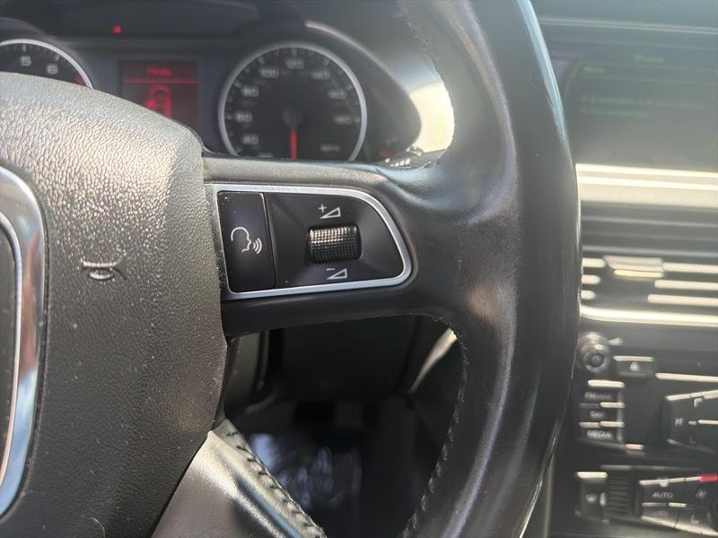 Audi A4 2.0T Sedan quattro Tiptronic 2012