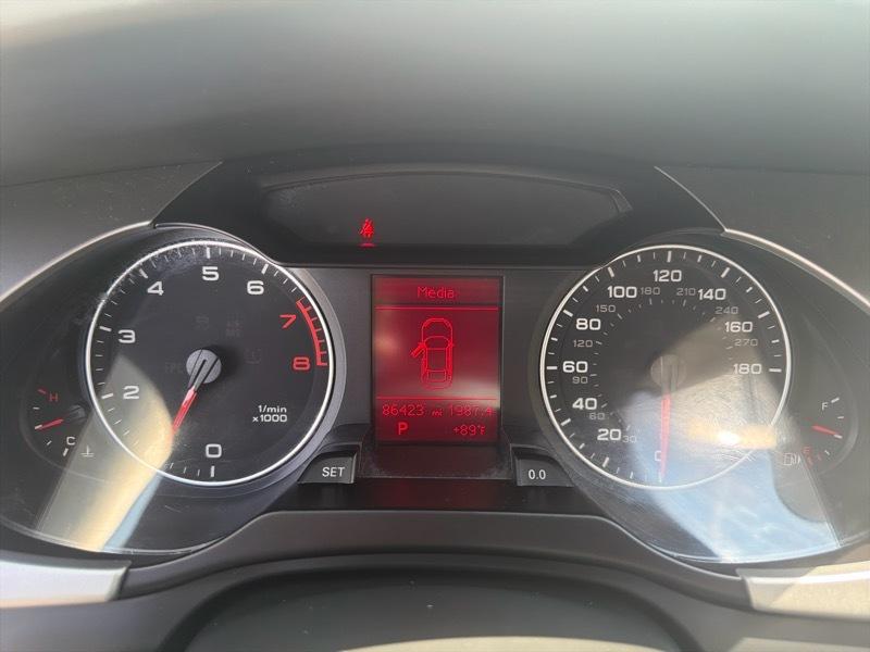 Audi A4 2.0T Sedan quattro Tiptronic 2012