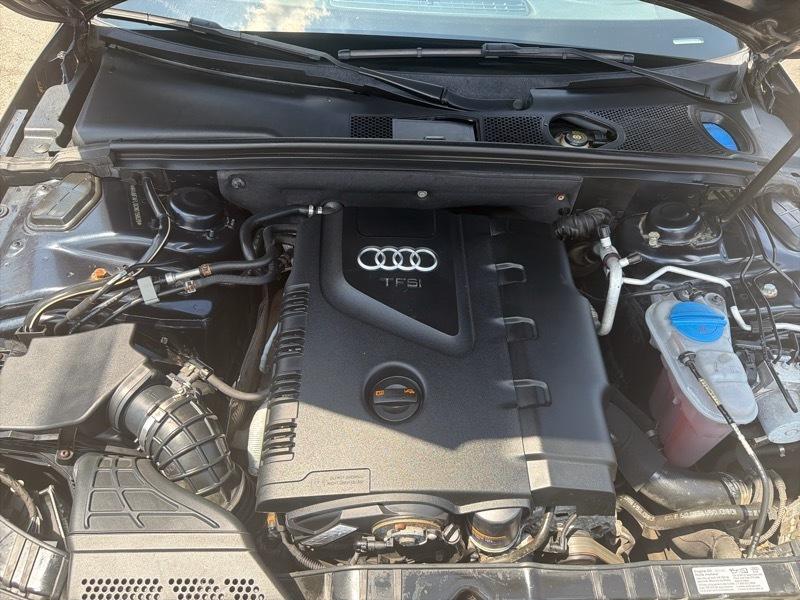 Audi A4 2.0T Sedan quattro Tiptronic 2012