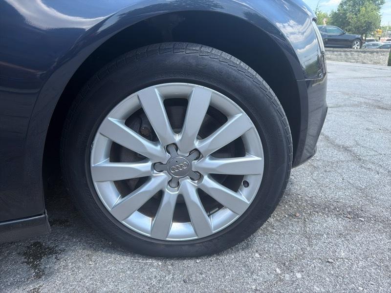 Audi A4 2.0T Sedan quattro Tiptronic 2012