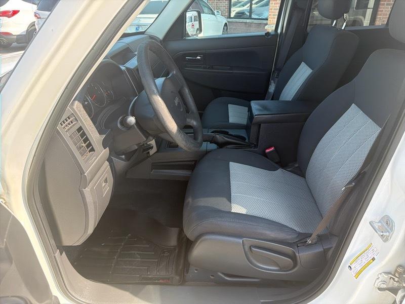 Jeep Liberty Sport 4WD 2010