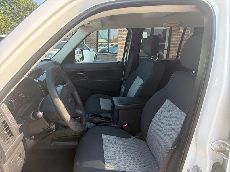Jeep Liberty Sport 4WD 2010