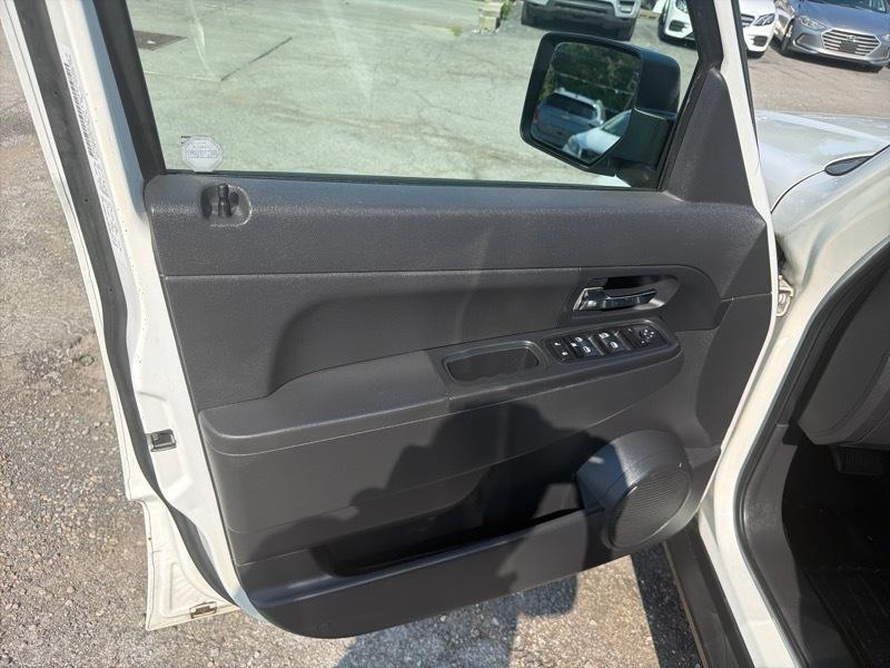 Jeep Liberty Sport 4WD 2010