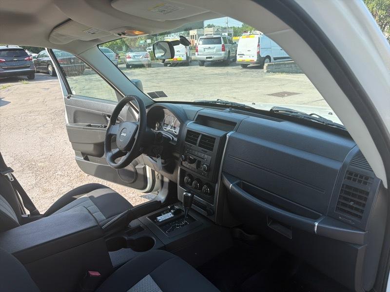 Jeep Liberty Sport 4WD 2010