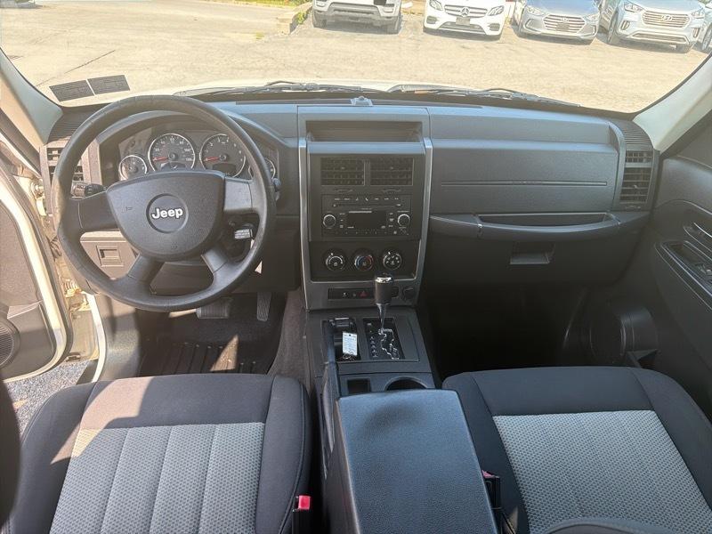 Jeep Liberty Sport 4WD 2010