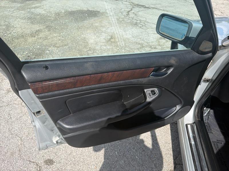 BMW 3-Series 330xi Sedan 2003