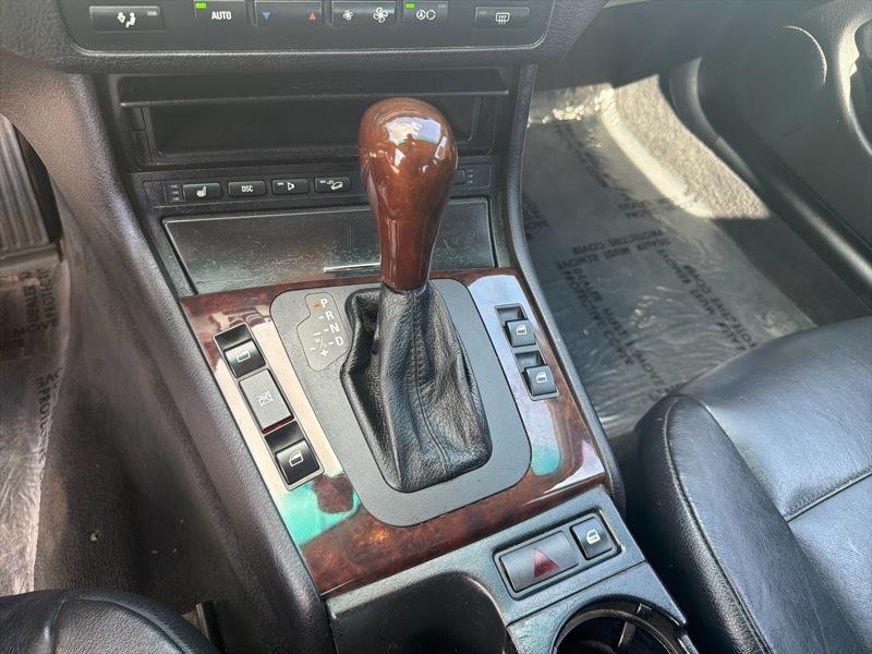 BMW 3-Series 330xi Sedan 2003