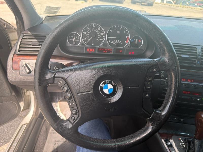 BMW 3-Series 330xi Sedan 2003