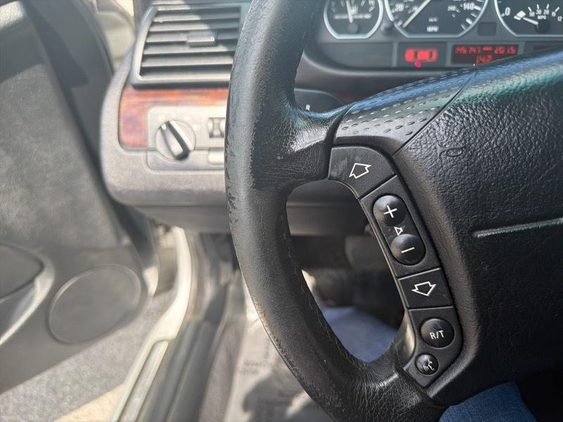 BMW 3-Series 330xi Sedan 2003