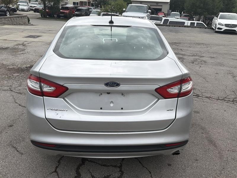 Ford Fusion SE 2016
