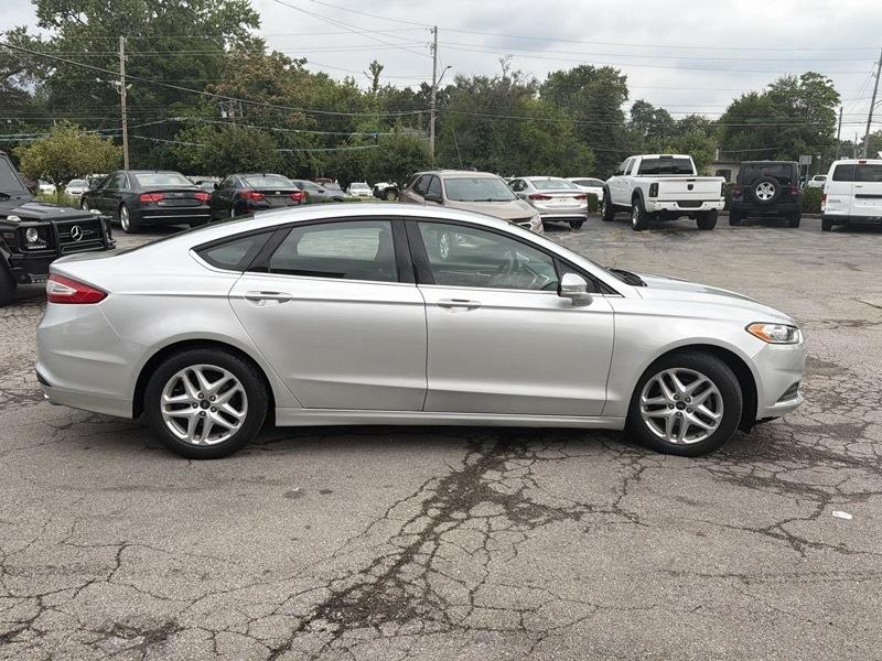 Ford Fusion SE 2016