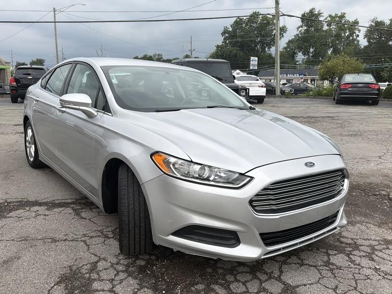 Ford Fusion SE 2016
