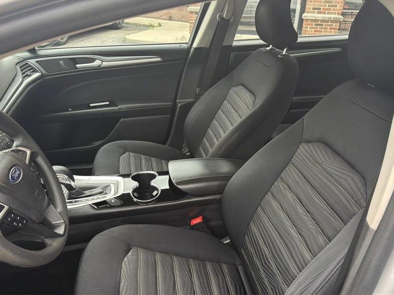 Ford Fusion SE 2016