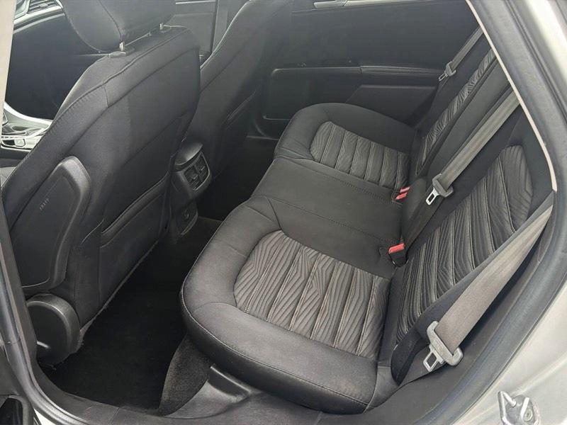 Ford Fusion SE 2016