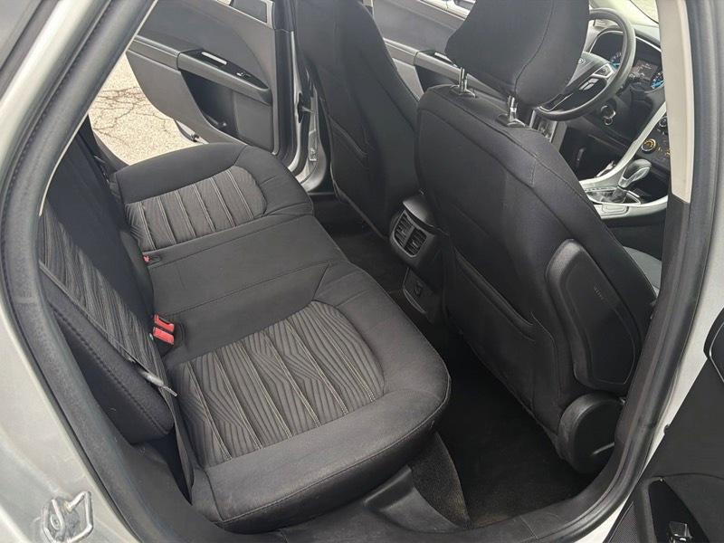 Ford Fusion SE 2016