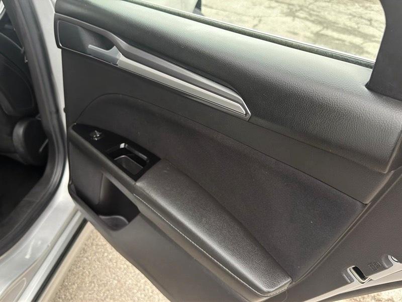 Ford Fusion SE 2016